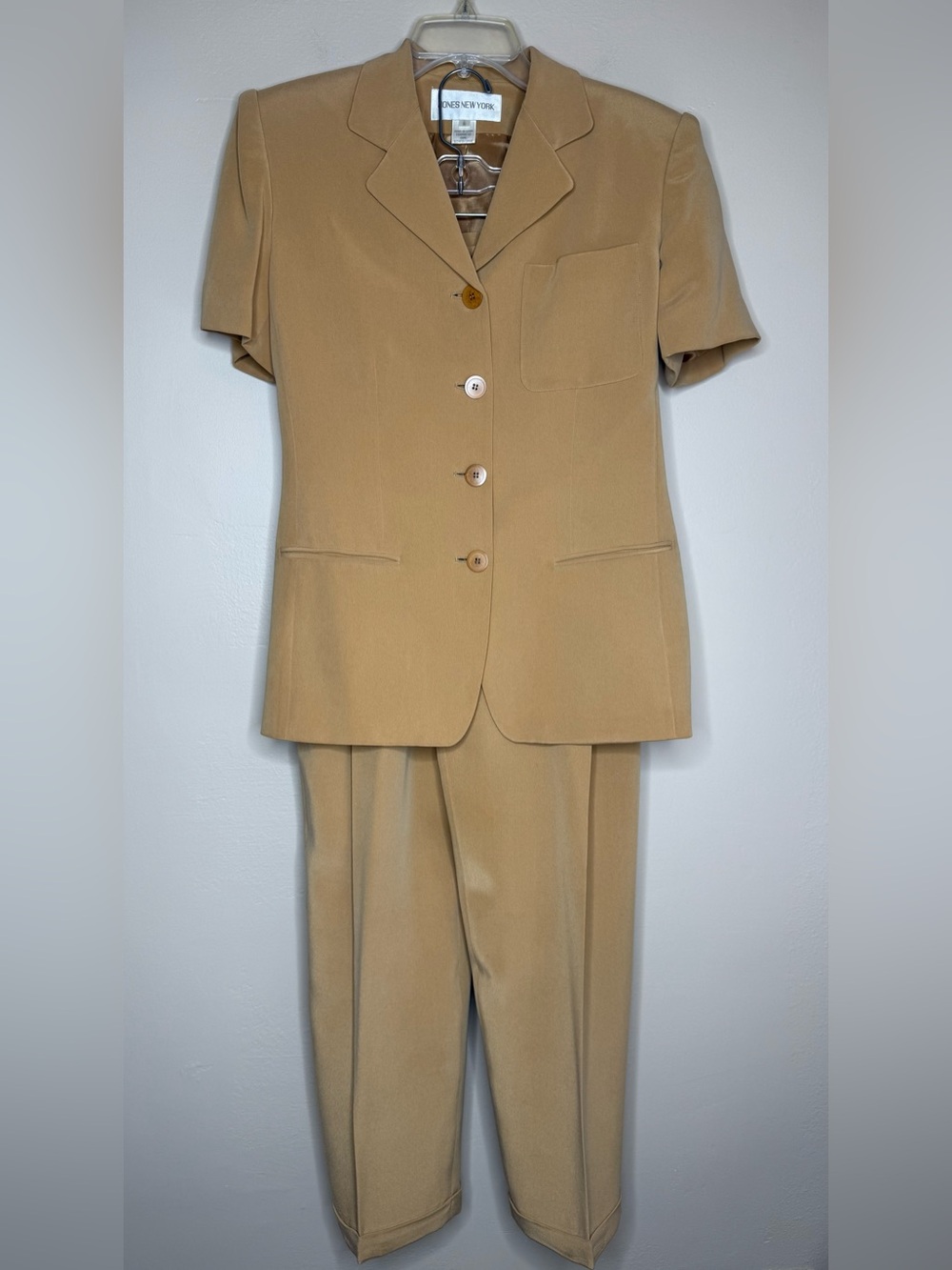 Jones New York Silk Tan Short-Sleeve Blazer and Straight-Leg Pants Suit Size 6